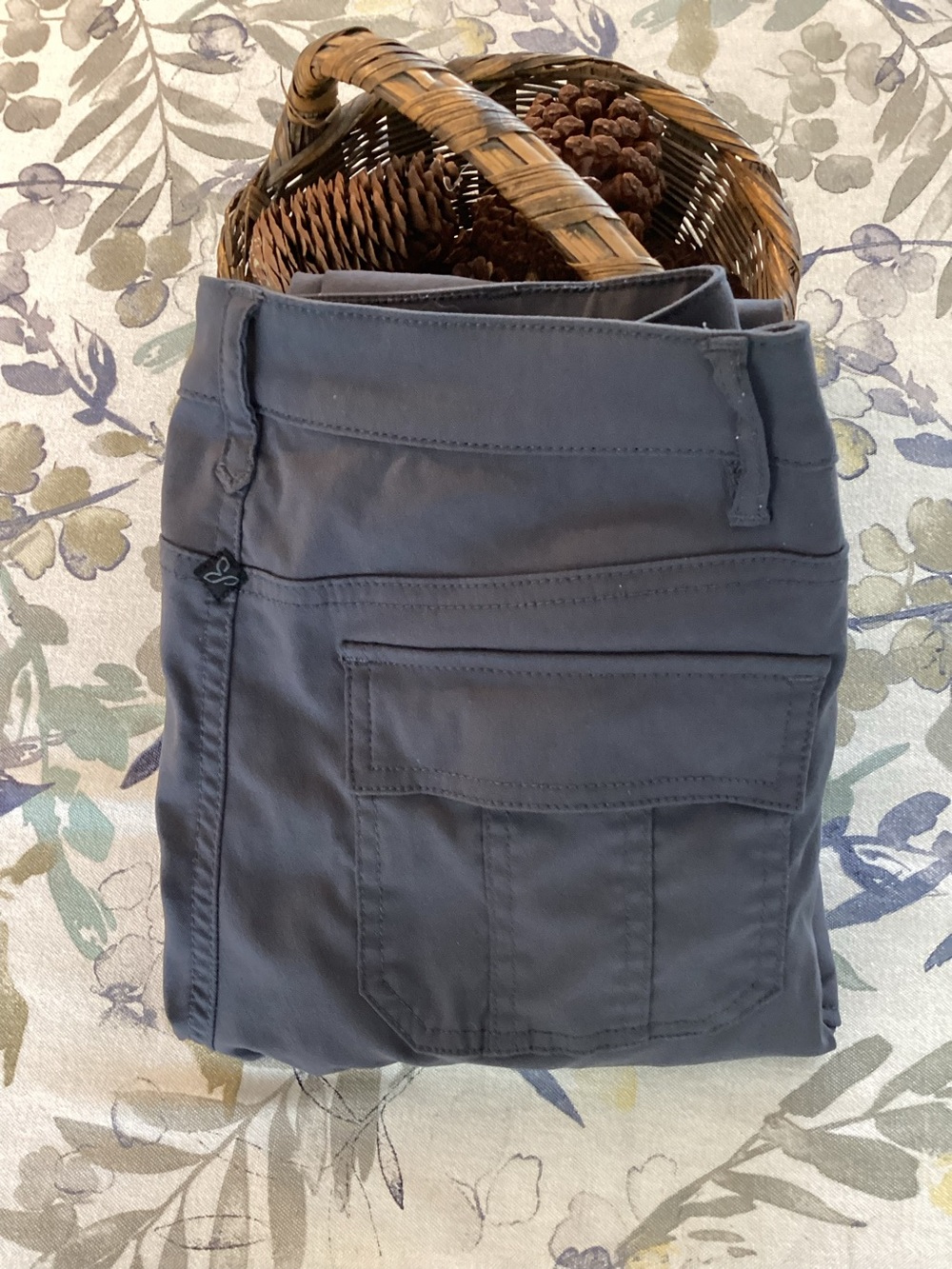 Women’s prAna 6 Stretch Zion Cargo Hiking Pants Gray Outdoor Utility